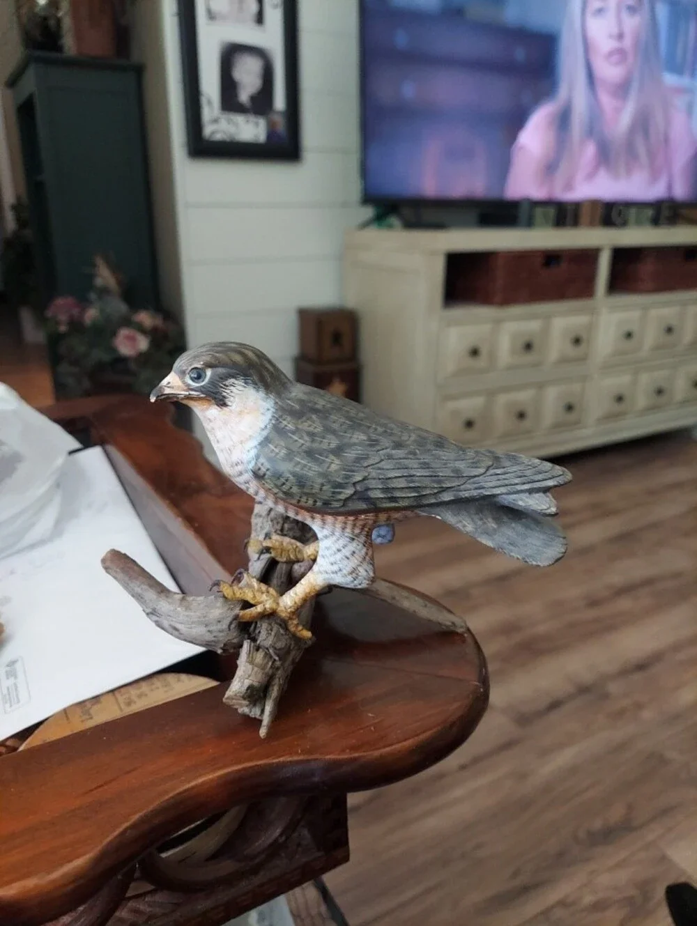Peregrine Falcon Hand Carved And Painted Glass Eyes Setting On Drift Wood 4.5x6